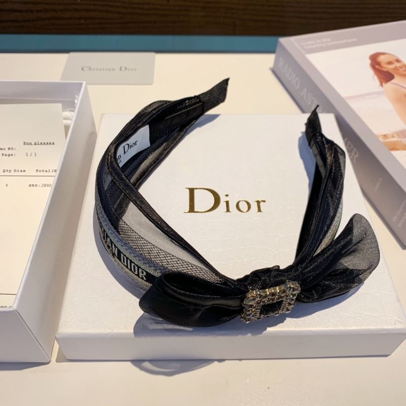 CHRISTIAN DIOR